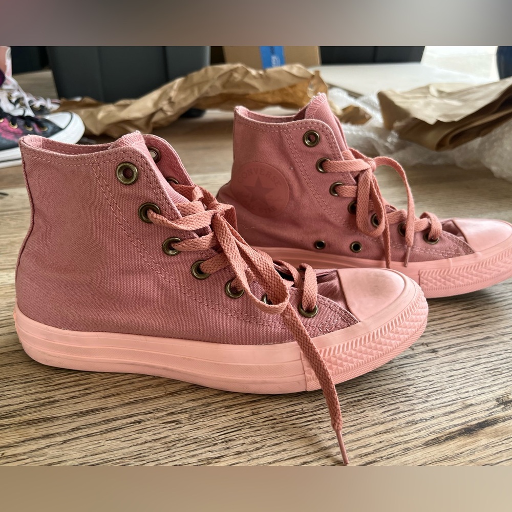 Converse Dusty Rose High-Tops